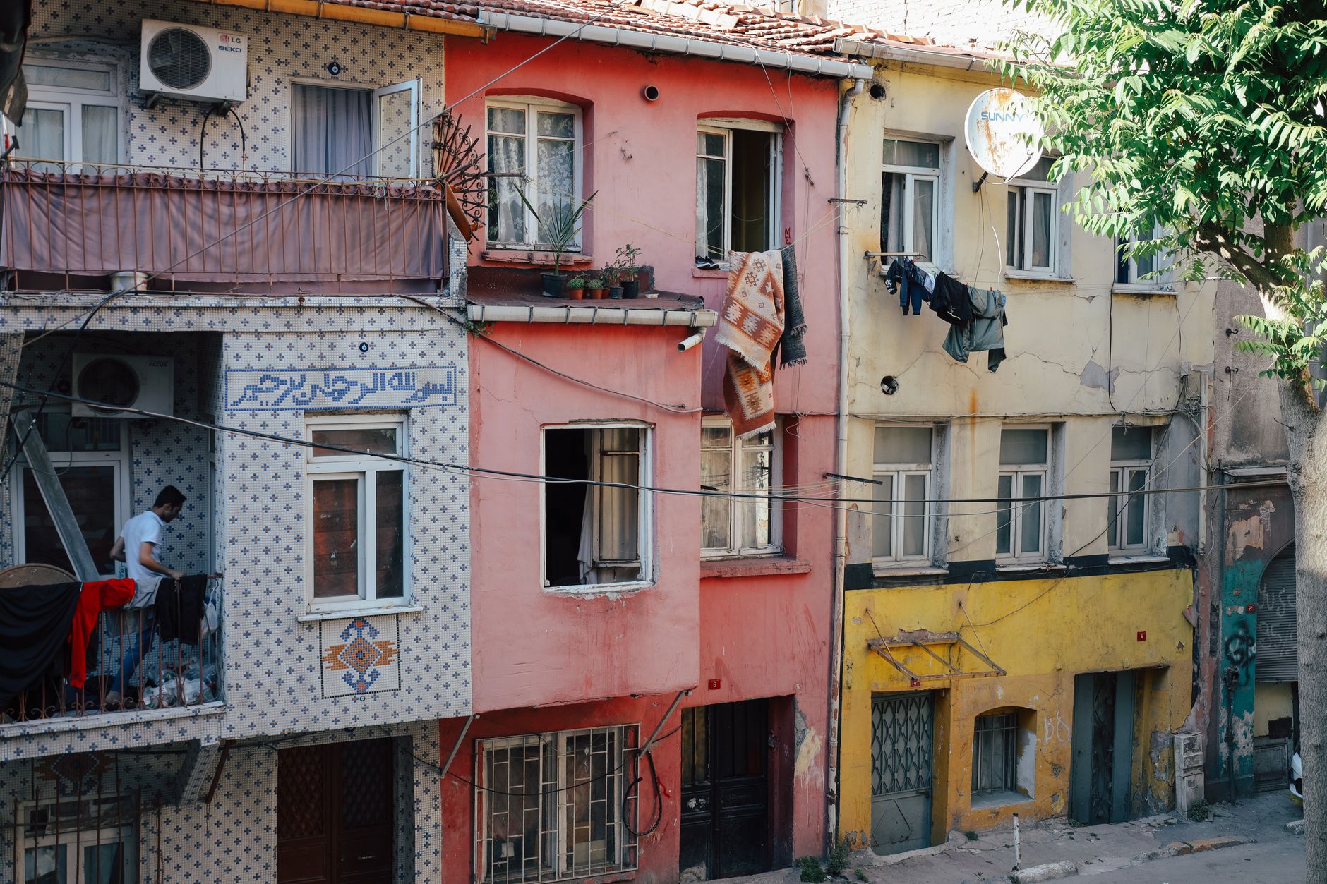 Van'da Aile Ziyareti İçin Günlük Daire Hazırlığı